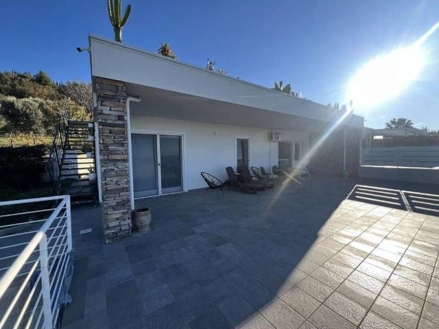Villa Indipendente in vendita a Agropoli, Campania