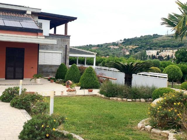 Villa Indipendente in vendita a Agropoli, Campania