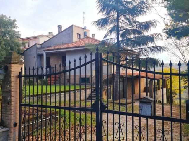 Villa Indipendente in vendita a Marche, Ancona