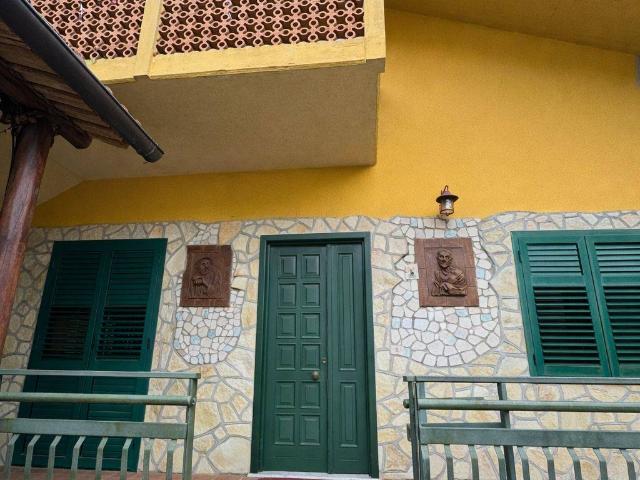 Villa Indipendente in vendita a Aiello Del Sabato, Campania