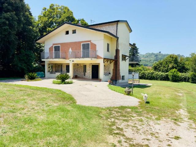 Villa Indipendente in vendita a Aiello Del Sabato, Campania