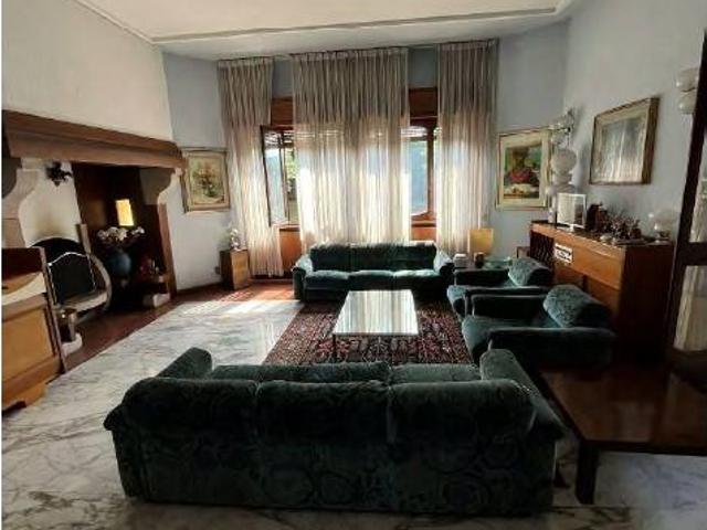 Villa Indipendente in vendita a Airuno, Lombardia
