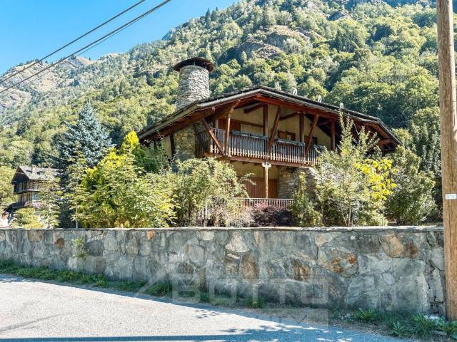 Villa Indipendente in vendita a Piemonte, Vercelli