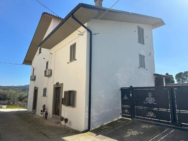 Villa Indipendente in vendita a Alanno, Abruzzo