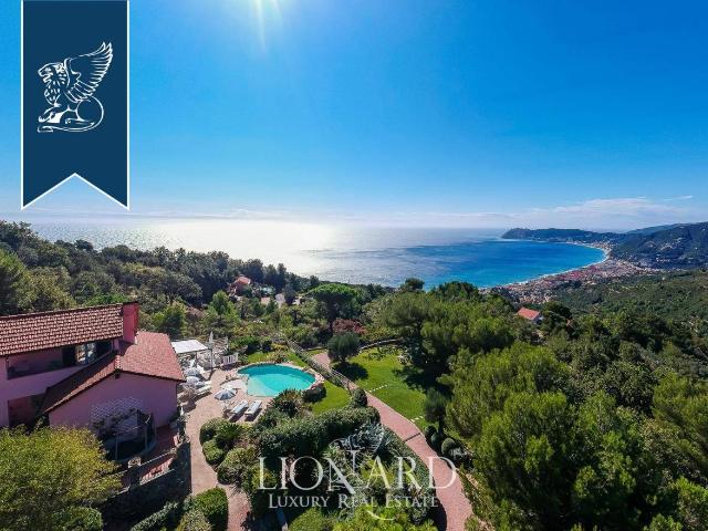 Villa Indipendente in vendita a Alassio, Liguria
