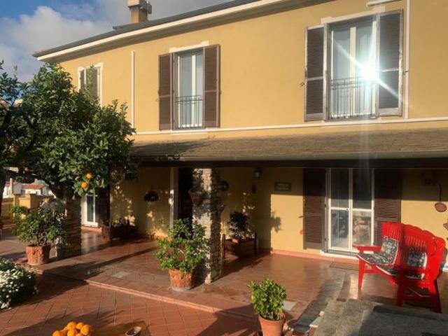 Villa Indipendente in vendita a Alassio, Liguria