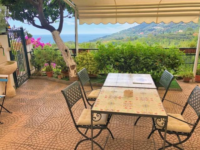 Villa Indipendente in vendita a Moglio, Alassio
