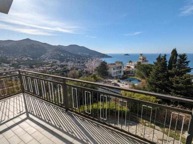 Villa Indipendente in vendita a Alassio, Liguria