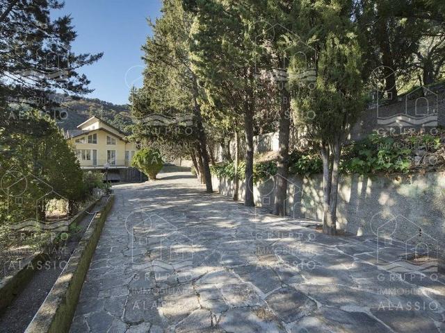 Villa Indipendente in vendita a Moglio, Alassio