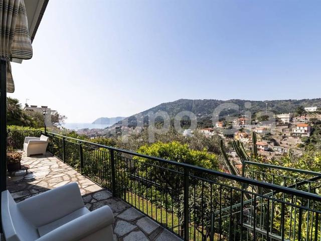 Villa Indipendente in vendita a Moglio, Alassio