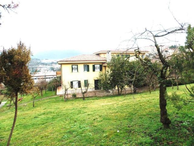 Villa Indipendente in vendita a Alatri, Lazio