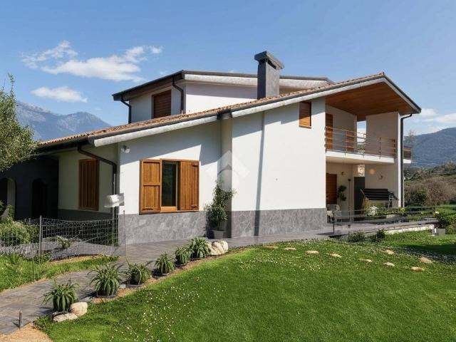 Villa Indipendente in vendita a Alatri, Lazio