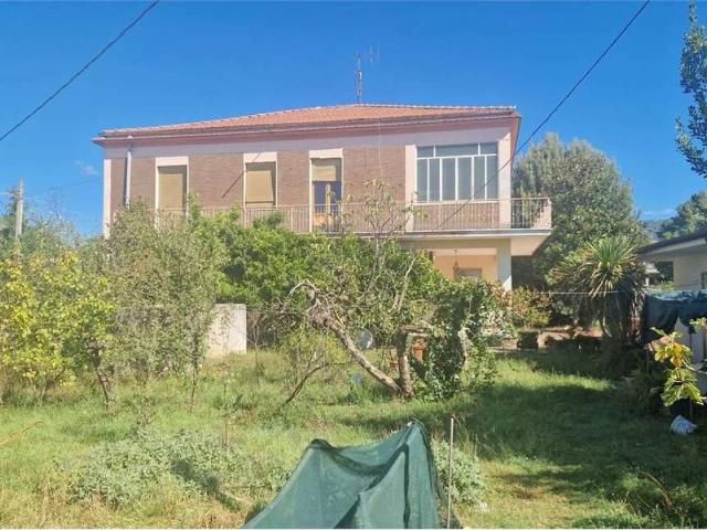 Villa Indipendente in vendita a Sant'Emidio, Alatri