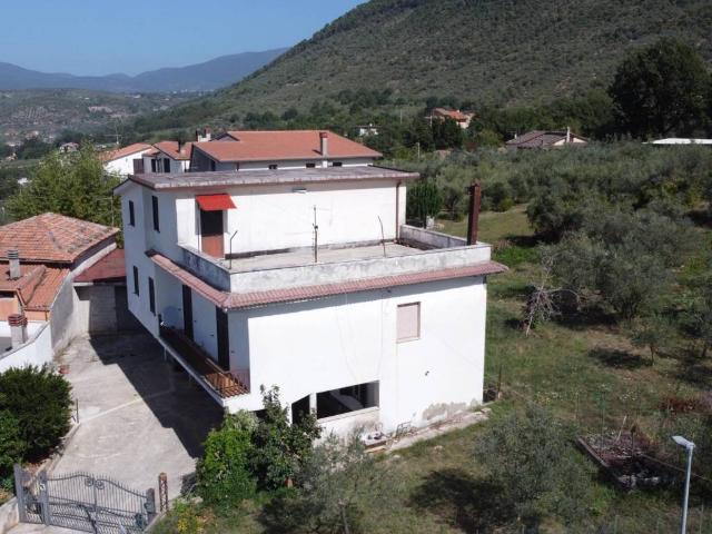 Villa Indipendente in vendita a Fontana Scurano, Alatri