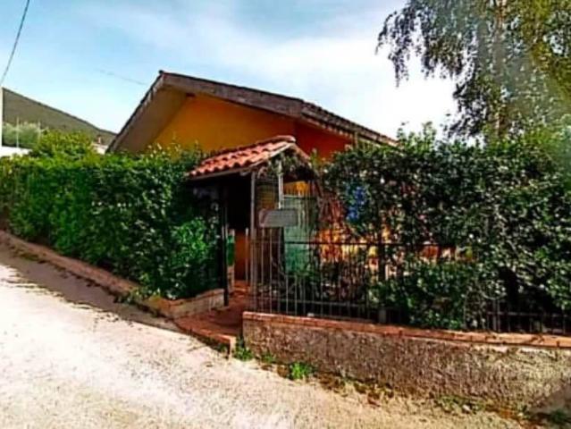 Villa Indipendente in vendita a Alatri, Lazio