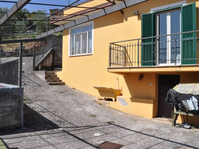 Villa Indipendente in vendita a Alatri, Frosinone
