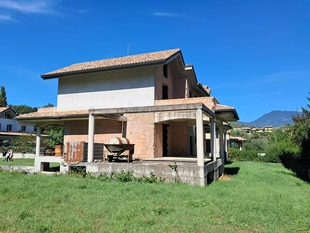 Villa Indipendente in vendita a Alatri, Lazio