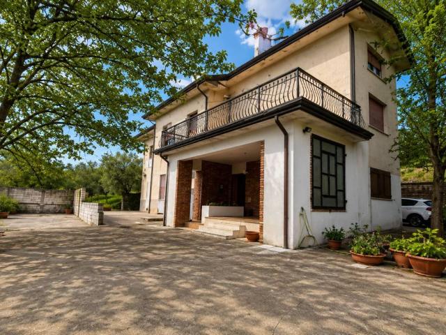Villa Indipendente in vendita a Maddalena, Alatri