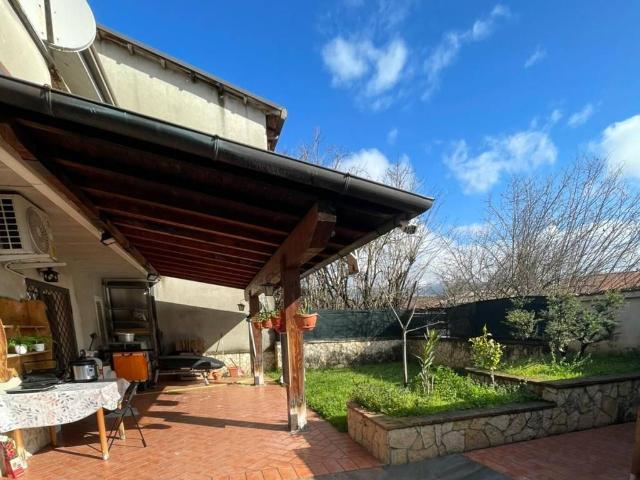 Villa Indipendente in vendita a Alatri, Lazio