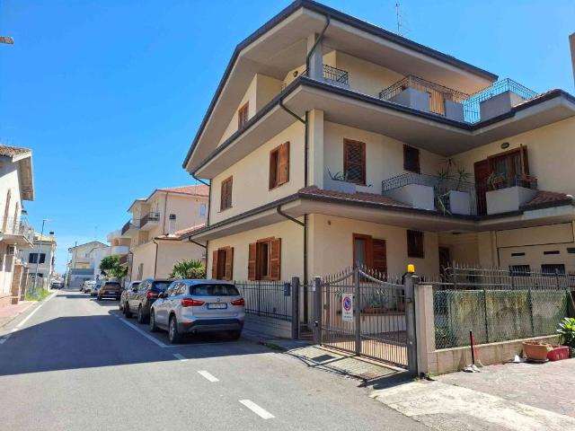 Villa Indipendente in vendita a Unione dei Comuni della Val Vibrata, Alba Adriatica