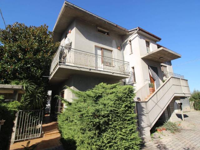 Villa Indipendente in vendita a Unione dei Comuni della Val Vibrata, Alba Adriatica