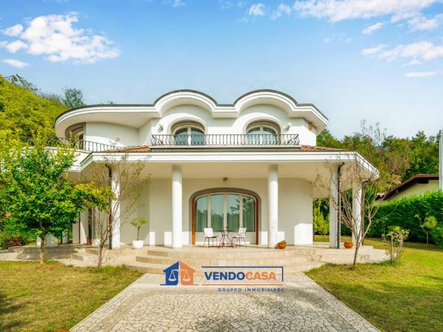 Villa Indipendente in vendita a Piemonte, Cuneo