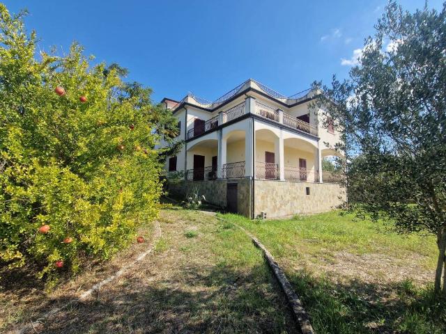 Villa Indipendente in vendita a Albanella, Campania