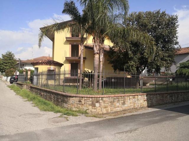 Villa Indipendente in vendita a Albanella, Campania
