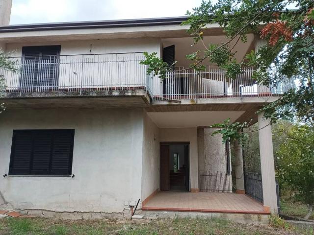 Villa Indipendente in vendita a Albanella, Campania