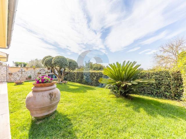 Villa Indipendente in vendita a Roma Capitale, Lazio