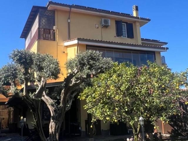 Villa Indipendente in vendita a Roma Capitale, Lazio