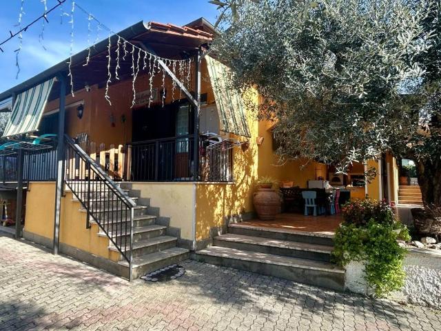 Villa Indipendente in vendita a Roma Capitale, Lazio