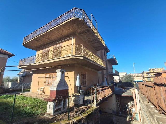 Villa Indipendente in vendita a Roma Capitale, Lazio