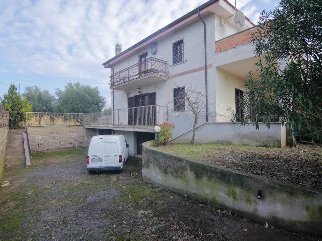 Villa Indipendente in vendita a Roma Capitale, Lazio