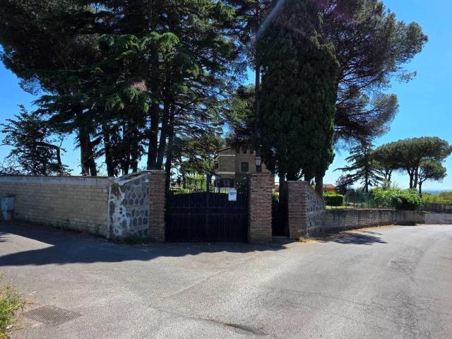 Villa Indipendente in vendita a Roma Capitale, Lazio