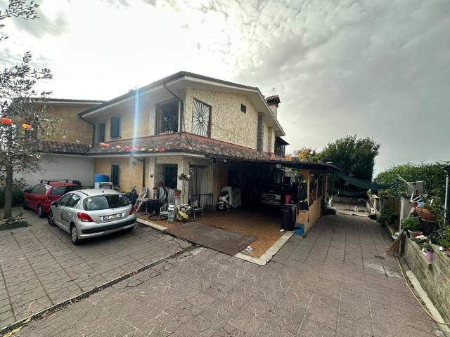 Villa Indipendente in vendita a Roma Capitale, Lazio