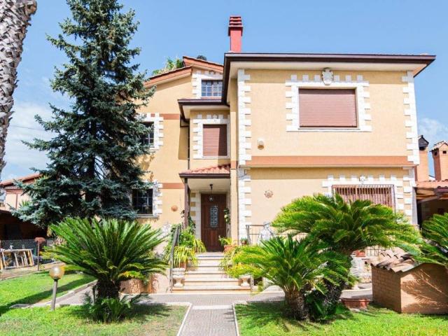 Villa Indipendente in vendita a Roma Capitale, Lazio