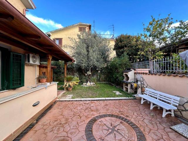 Villa Indipendente in vendita a Roma Capitale, Lazio