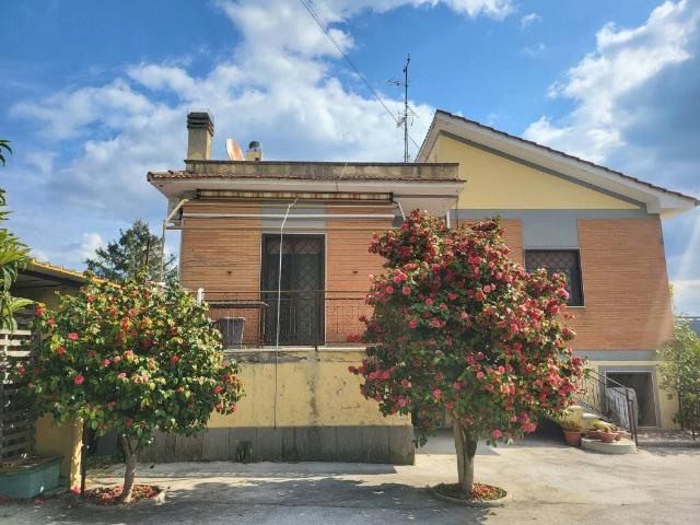 Villa Indipendente in vendita a Roma Capitale, Lazio