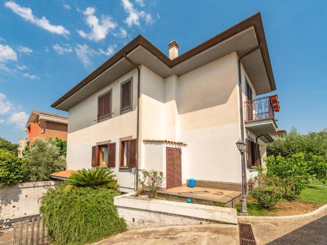 Villa Indipendente in vendita a Roma Capitale, Lazio