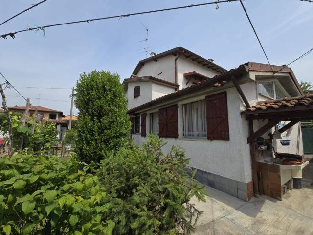 Villa Indipendente in vendita a Albano Sant'alessandro, Lombardia