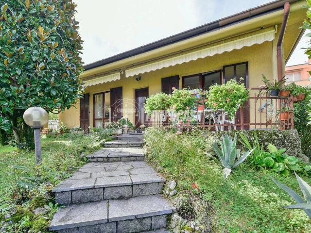 Villa Indipendente in vendita a Carcano, Albavilla