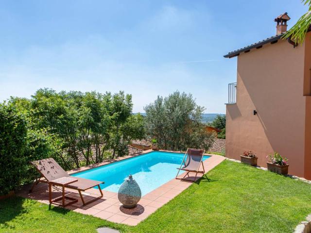 Villa Indipendente in vendita a Carcano, Albavilla