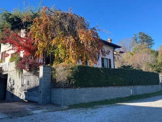 Villa Indipendente in vendita a Carcano, Albavilla