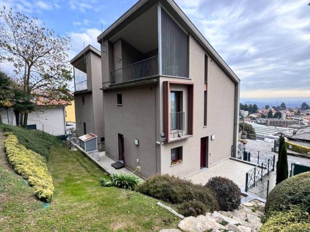 Villa Indipendente in vendita a Albavilla, Lombardia