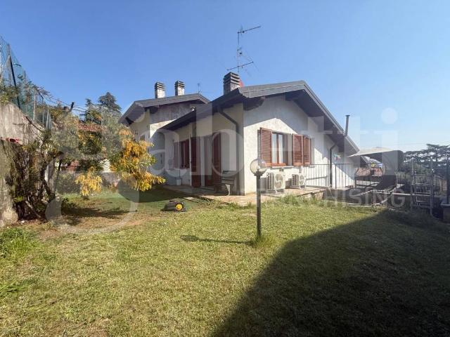 Villa Indipendente in vendita a Carcano, Albavilla