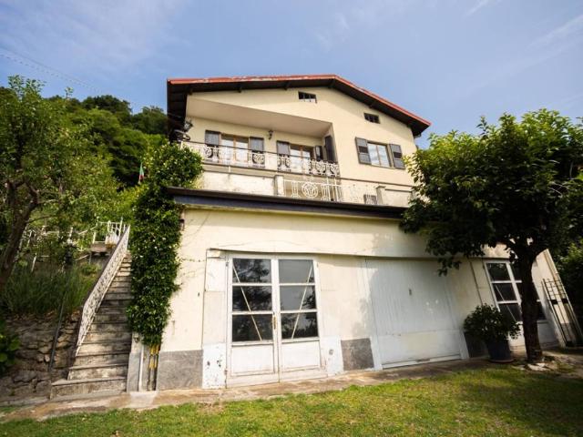Villa Indipendente in vendita a Albavilla, Lombardia