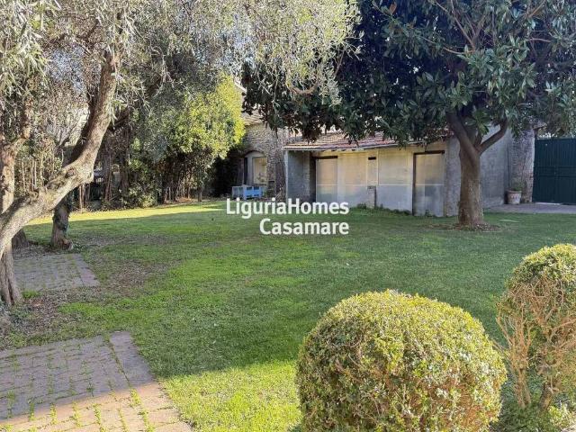 Villa Indipendente in vendita a Bastia, Albenga