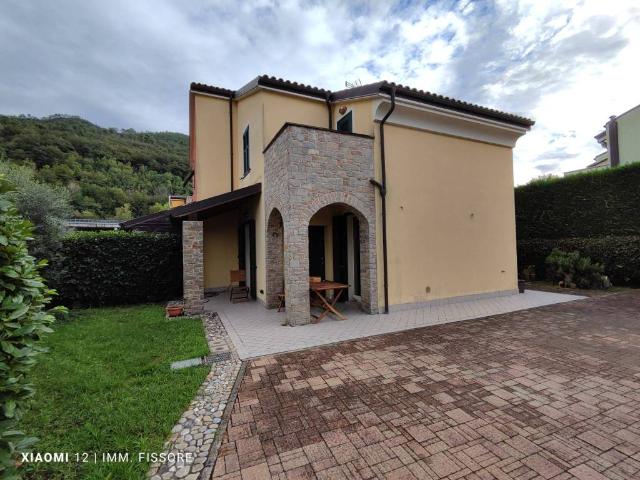 Villa Indipendente in vendita a Villanova D'albenga, Liguria