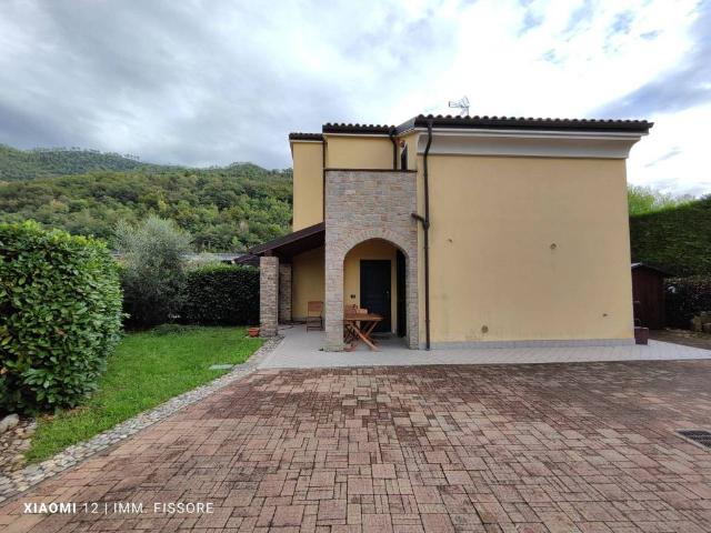 Villa Indipendente in vendita a Villanova D'albenga, Liguria
